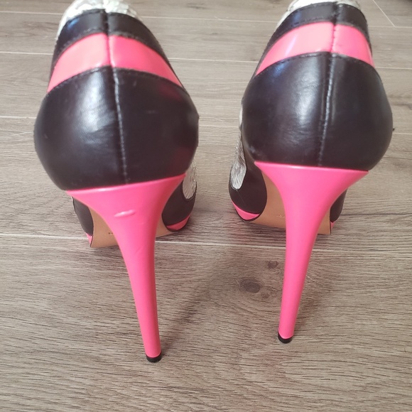 L.A.M.B. by Gwen Stefani Snake Print Pumps - Picture 3 of 4